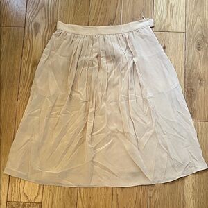 NWT Chloe Beige 100% Silk Pleated Skirt